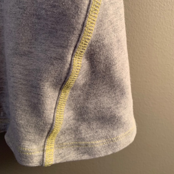 GAP Racerback Athletic Top - Picture 2 of 3